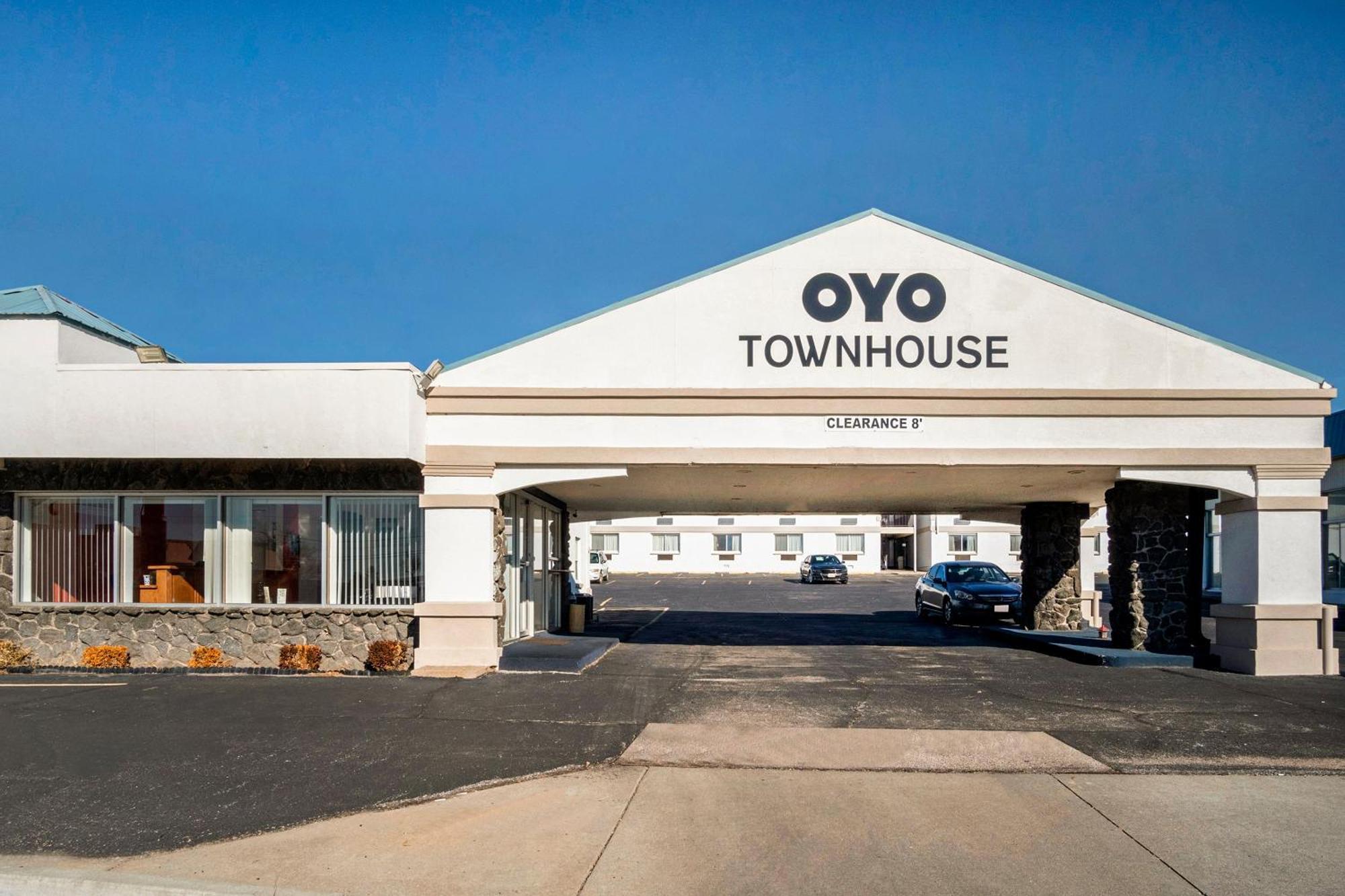 Oyo Townhouse Dodge City Ks ภายนอก รูปภาพ