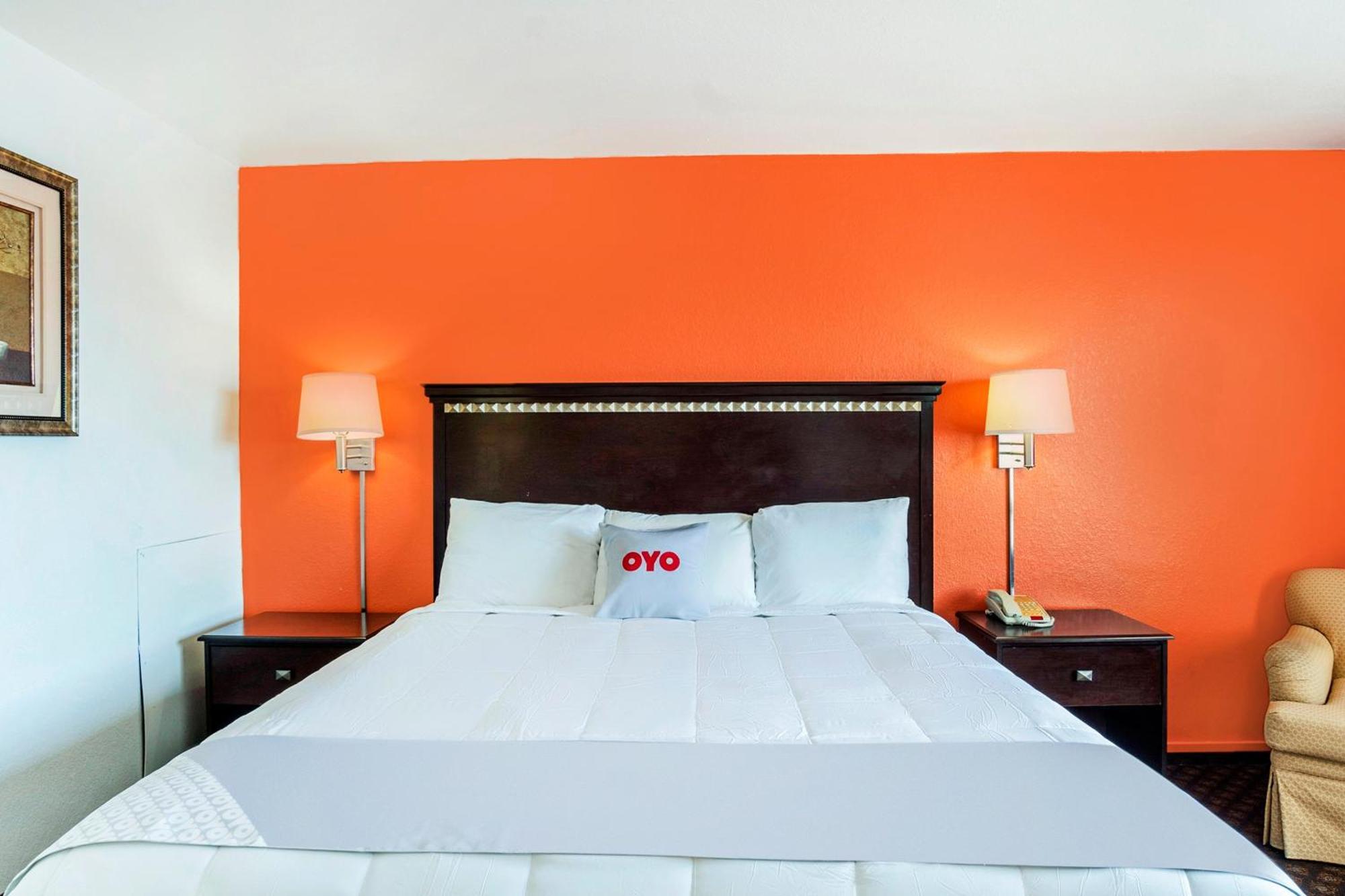 Oyo Townhouse Dodge City Ks ภายนอก รูปภาพ
