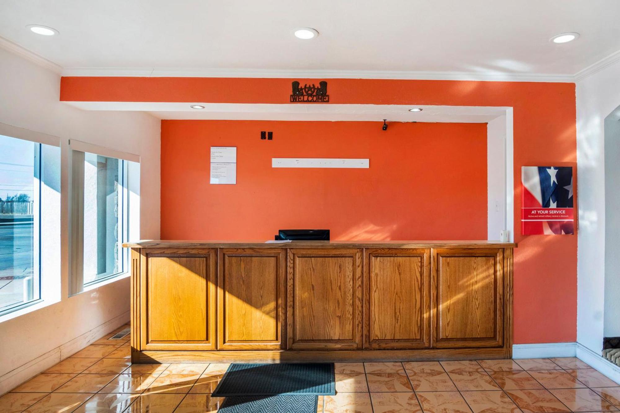 Oyo Townhouse Dodge City Ks ภายนอก รูปภาพ