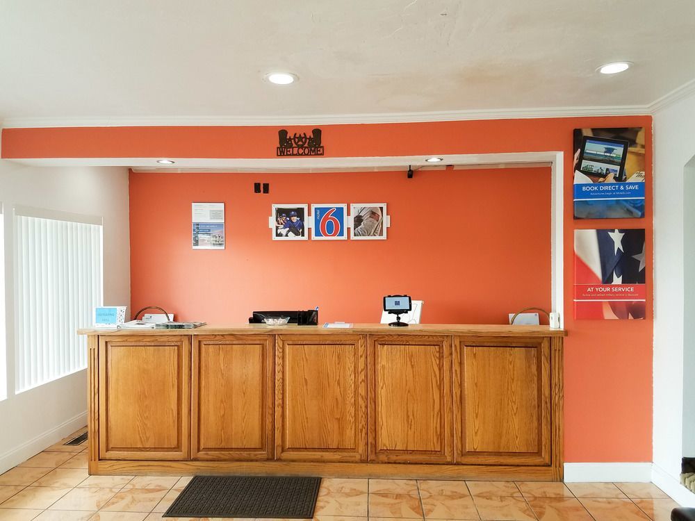 Oyo Townhouse Dodge City Ks ภายนอก รูปภาพ